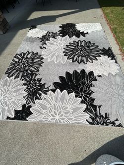 Indoor/outdoor area rug