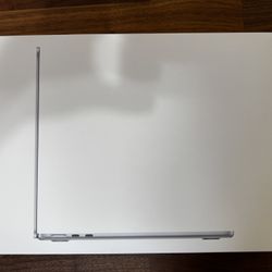 Apple MacBook Air M2 13 inch