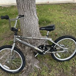 2004 MONGOOSE PRO MOTIVATOR