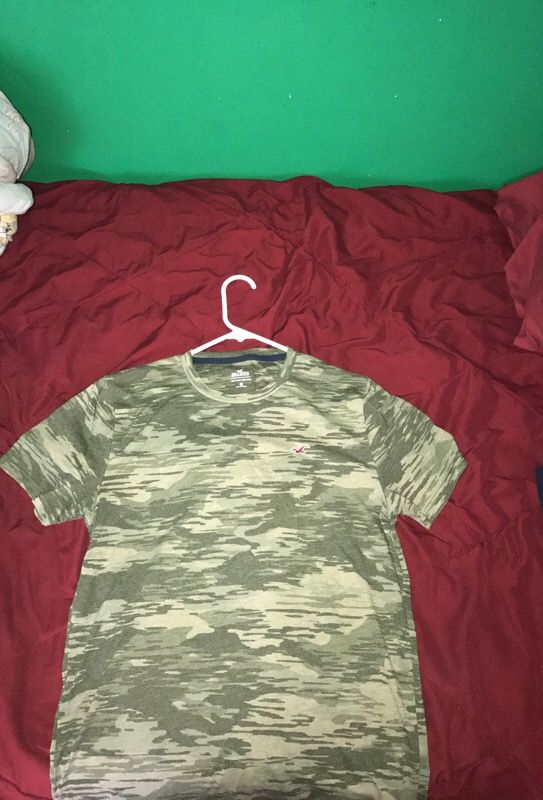 Holister camo shirt "must have collection"
