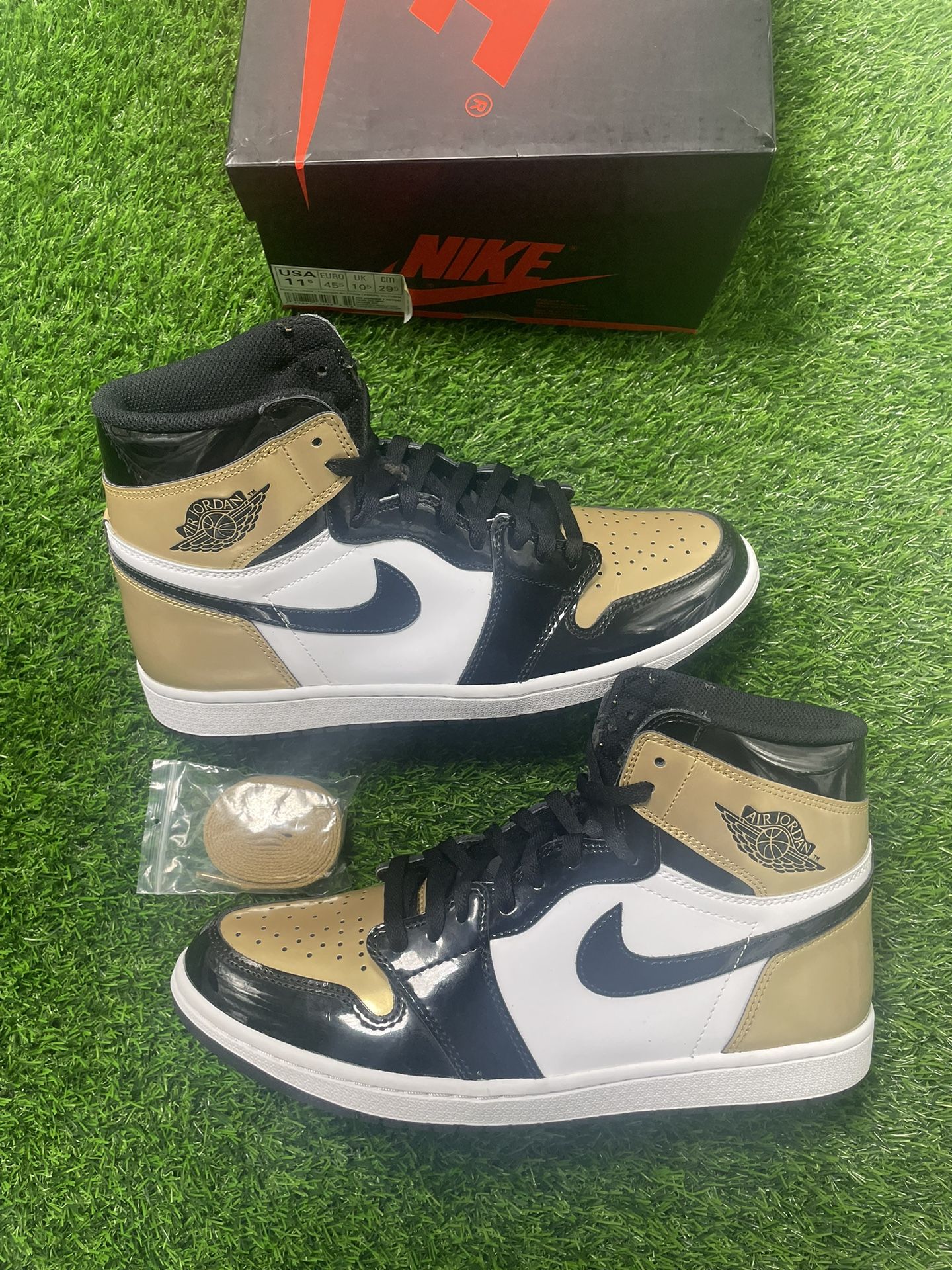 Jordan 1 Gold Toe Size 11.5