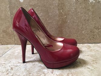 Steve Madden burgundy red heels 7