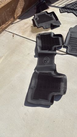 2025 Rav 4 floor mats