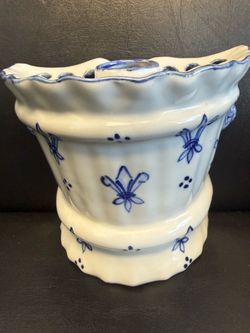 Vintage Francis Ceramics Delft Style Blue & White Pottery Flower Brick Bouquet Holder - 7" x 8"