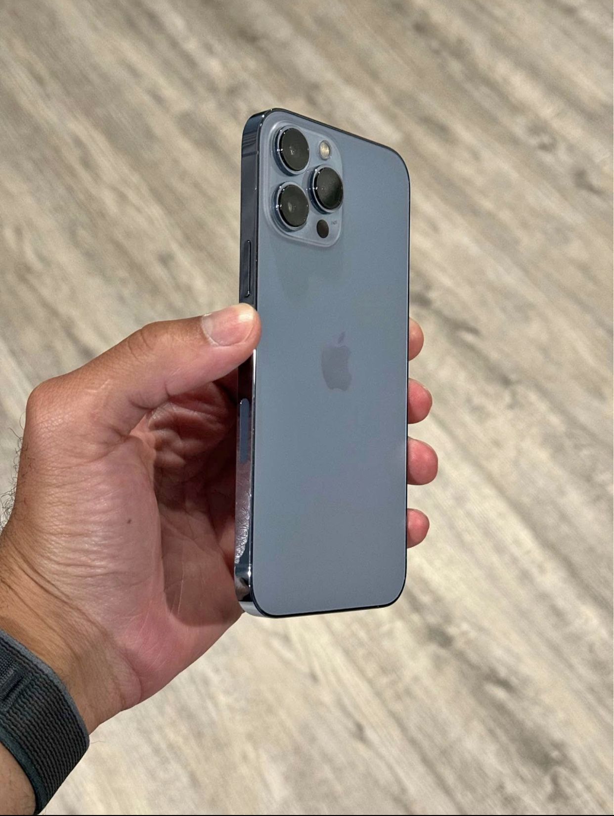 Unlocked Iphone Thirteen Pro Max