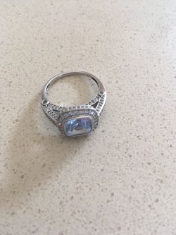 Stunning sterling & tanzanite antique style ring