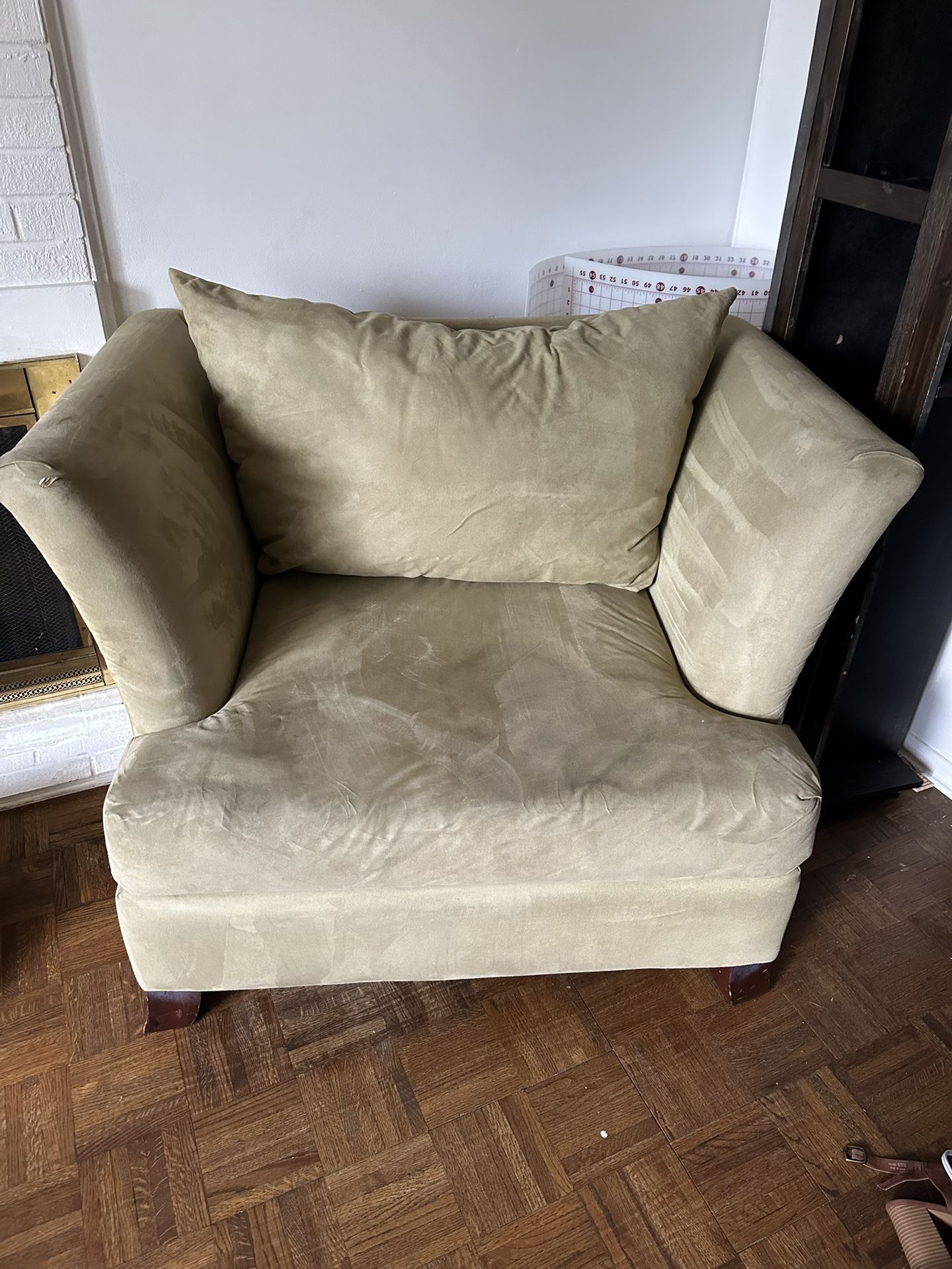 Over Size Chair -Need Gone ASAP- Pickup This Weekend