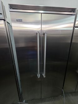42" VIKING BUILT IN STAINLESS STEEL REFRIGERATOR