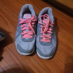 Nike Womens Shoes Size 9.5