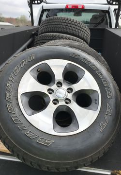 2017 Jeep Wrangler Sahara Tires and Rims