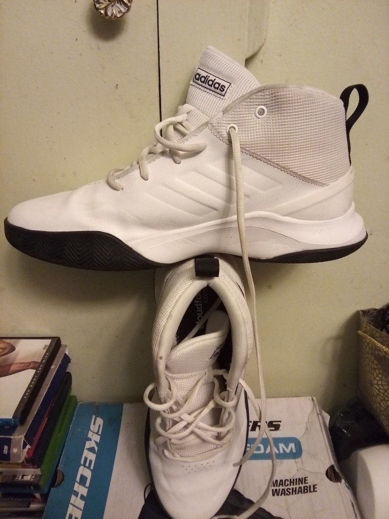 !! Men's Shoes Adidas Size 12 Almost New