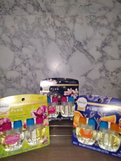 Brand NEW!!! 🏠   Febreze Plug In - Refills(((PENDING PICK UP)))