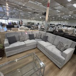 New Light Gray Sectional With Accent Pillows 