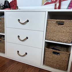 Dresser & Baskets