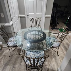 Glass Kitchen Table And 4 Chairs