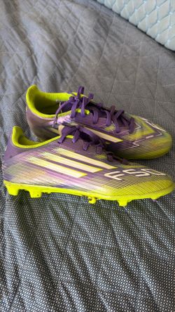 Adidas cleats size 5