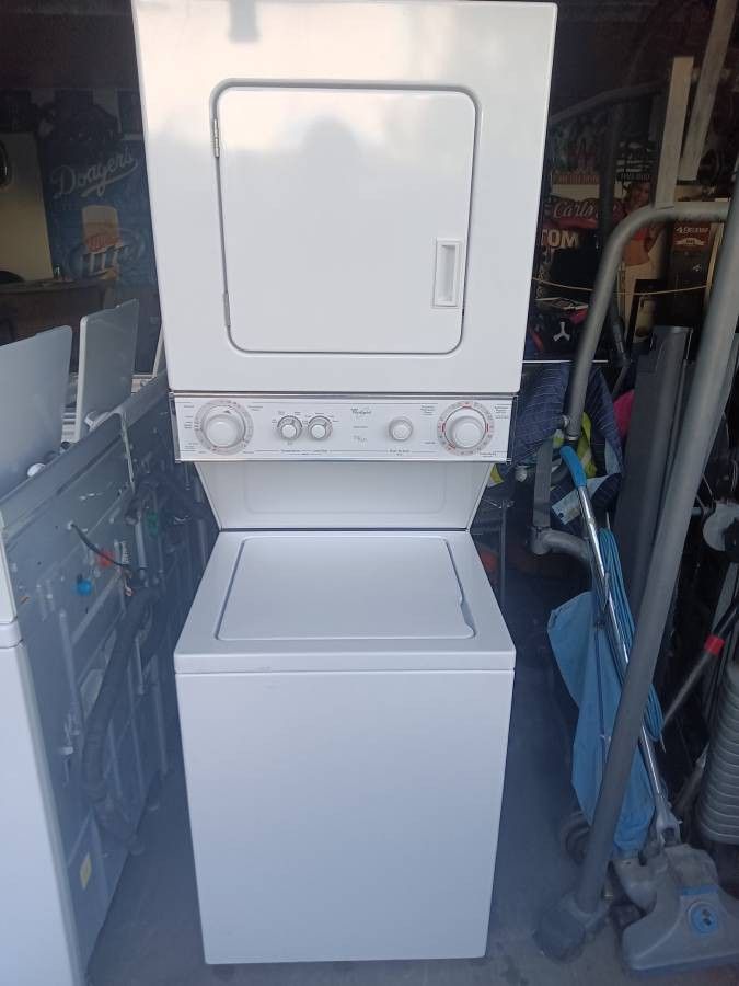 Whirlpool Thin Twin Stackable Electric 220 Volt Dryer And Washer (3 Months Warranty)