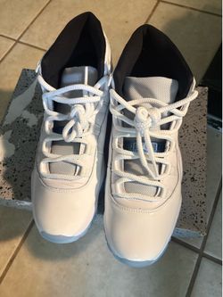 Air Jordan 11 Legend Blues