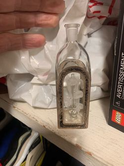 1986 Sterling Ari D Norman London frosted glass flower perfume bottle (missing top)
