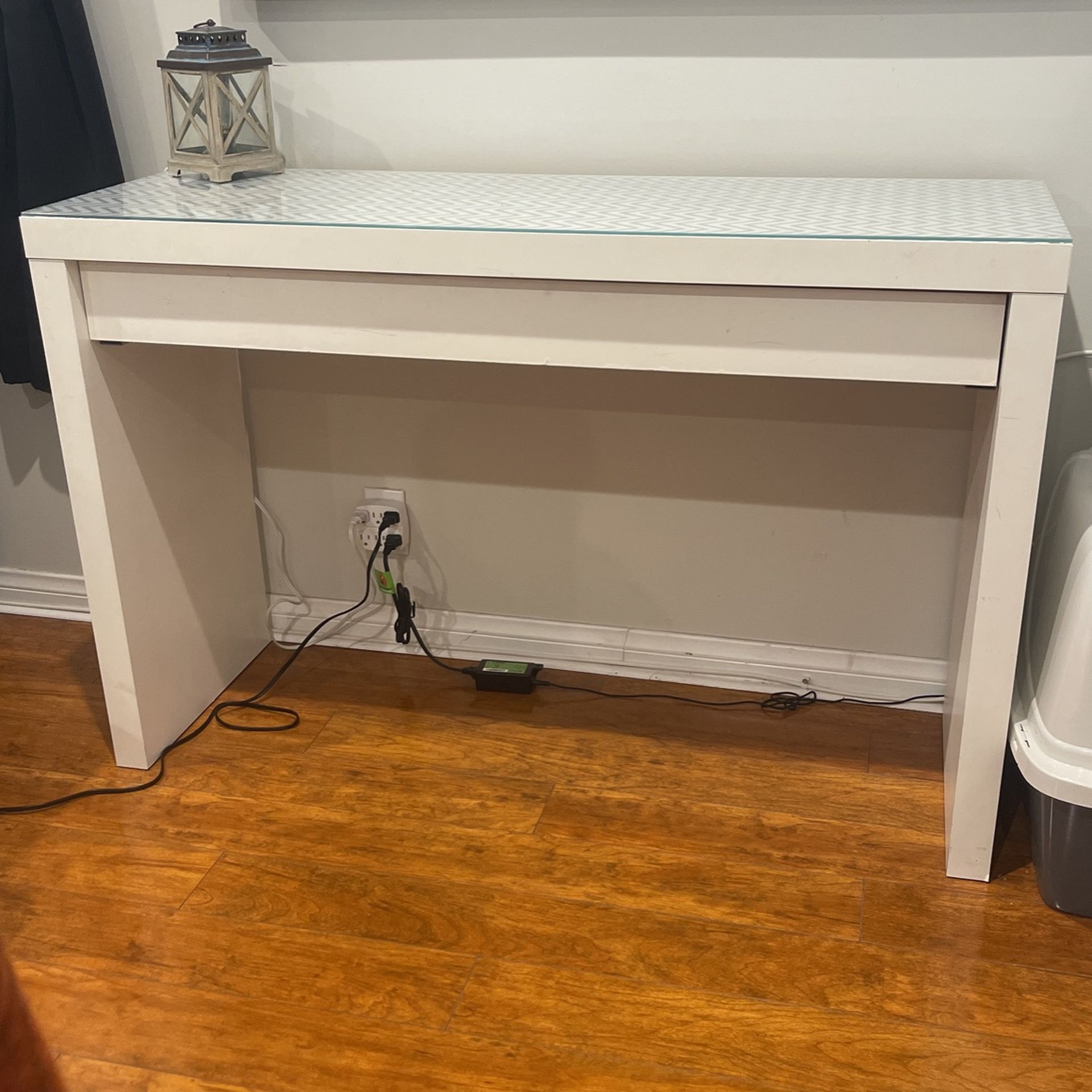Ikea Malm Desk Used for Sale in Covina, CA OfferUp