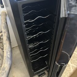 10 Bottle Wine Fridge In Perfect Condition. 