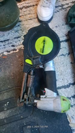 Nail gun