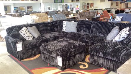 Midnight Madness 4 Pc  Sectional 