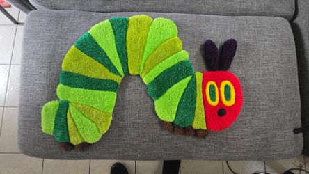 NEW CATERPILLAR TUFTED RUG