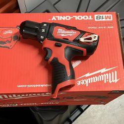 Milwaukee M12 DRILL Brand New