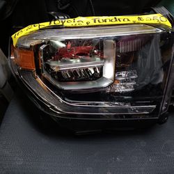 2018-20 Toyota Tundra Right Headlight FULL LED