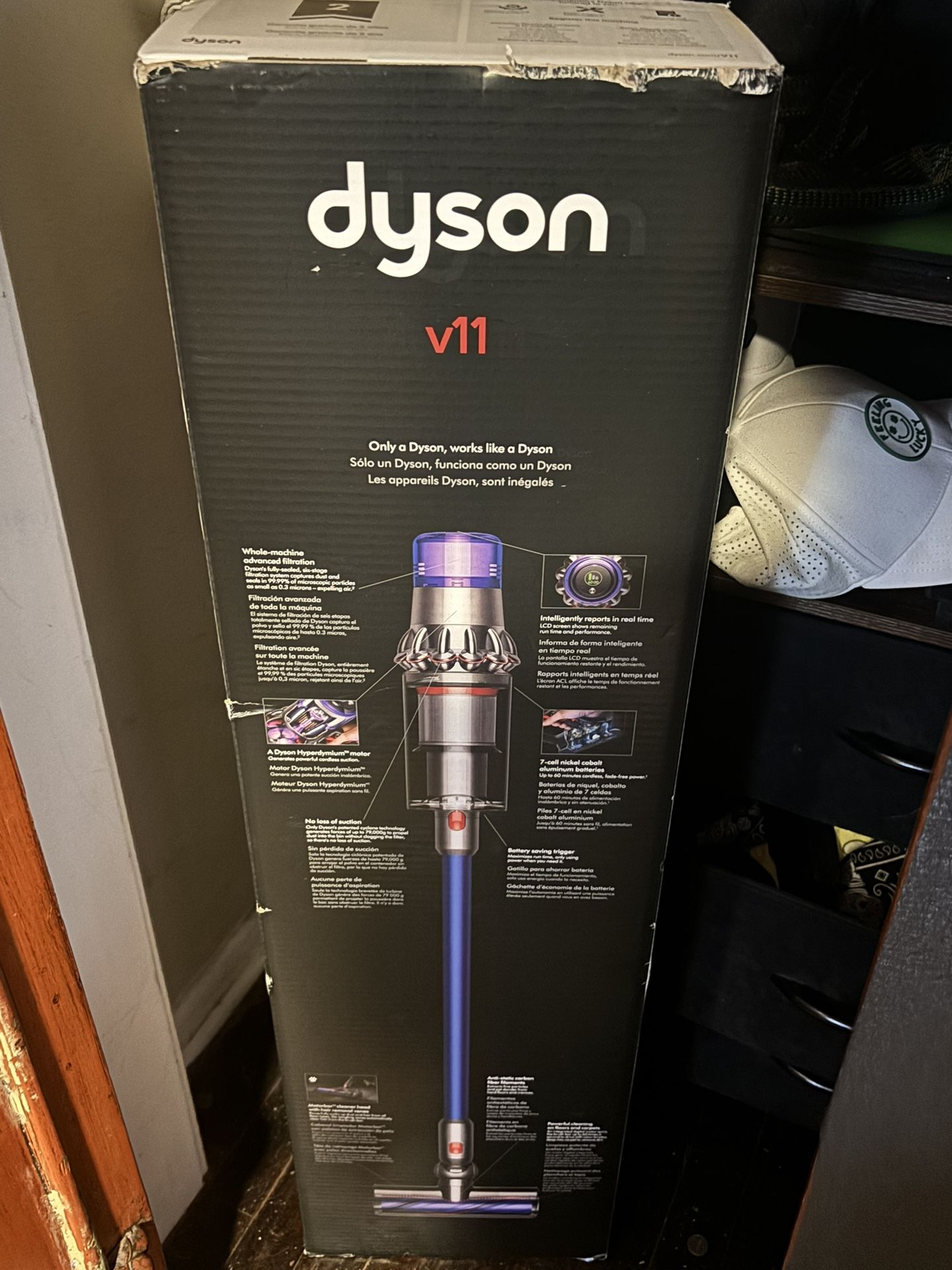 Dyson V11 (Brand new In Box Never Opened) 