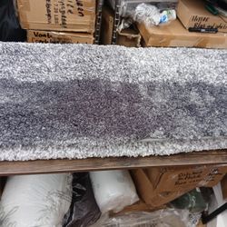 Beautiful 3x6 rug for any part of the house.