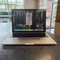 Apple MacBook Pro 13-inch – i7 – 16GB RAM – 512GB SSD