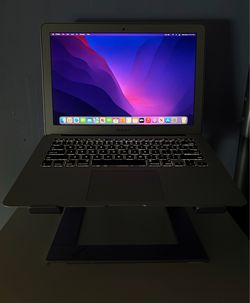 Apple MacBook Air 13" | Core i5 | 8GB RAM | 121GB SSD | macOS Monterey