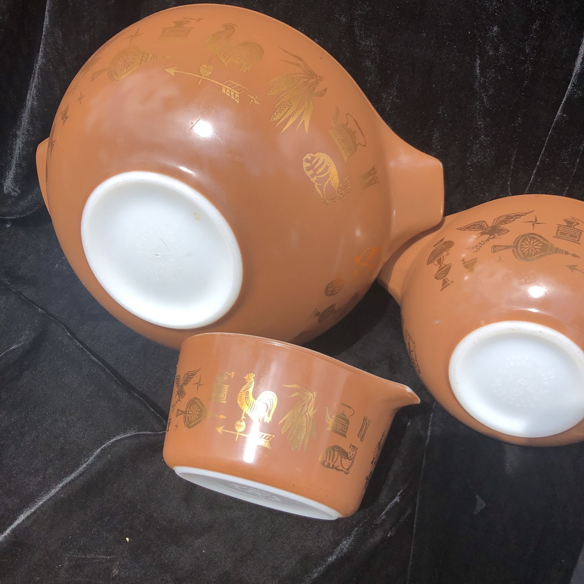 Three Vintage Pyrex Early Americana Cindirela Bowls