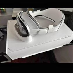 Apple Vision Pro VR headset