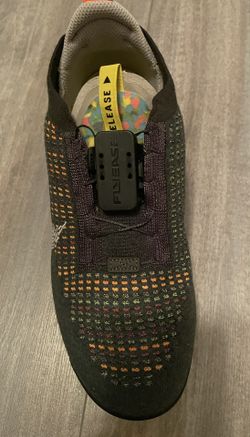 Men’s Size 8/Women’s Size 10 - NIKE VAPORMAX