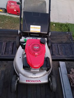 HONDA HRR-216 LAWNMOWER 3 IN 1 STSTEM