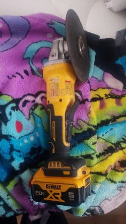 DeWalt 20V XR Brushless Angle Grinder with 5Ah Battery