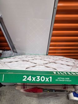 Filtro de AC, colchon inflable queen sin uso, silla de escritorio, mesas de patio, ventilador de pie, duvet queen,