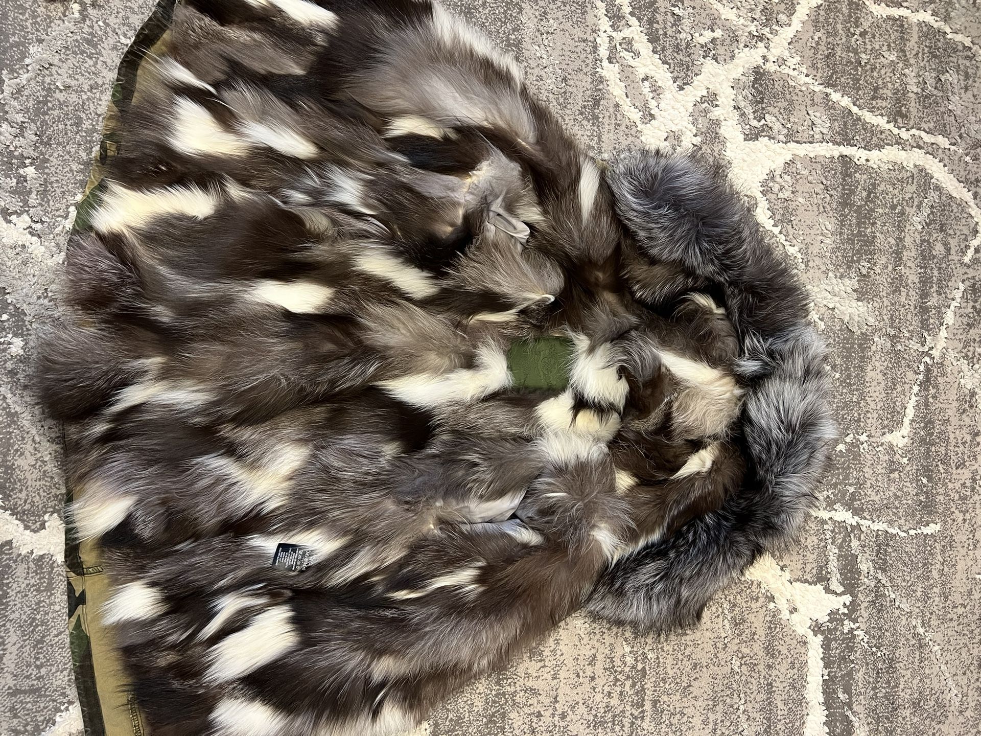 Like New Mr&Mrs Italy Fur Jacket Parka!!