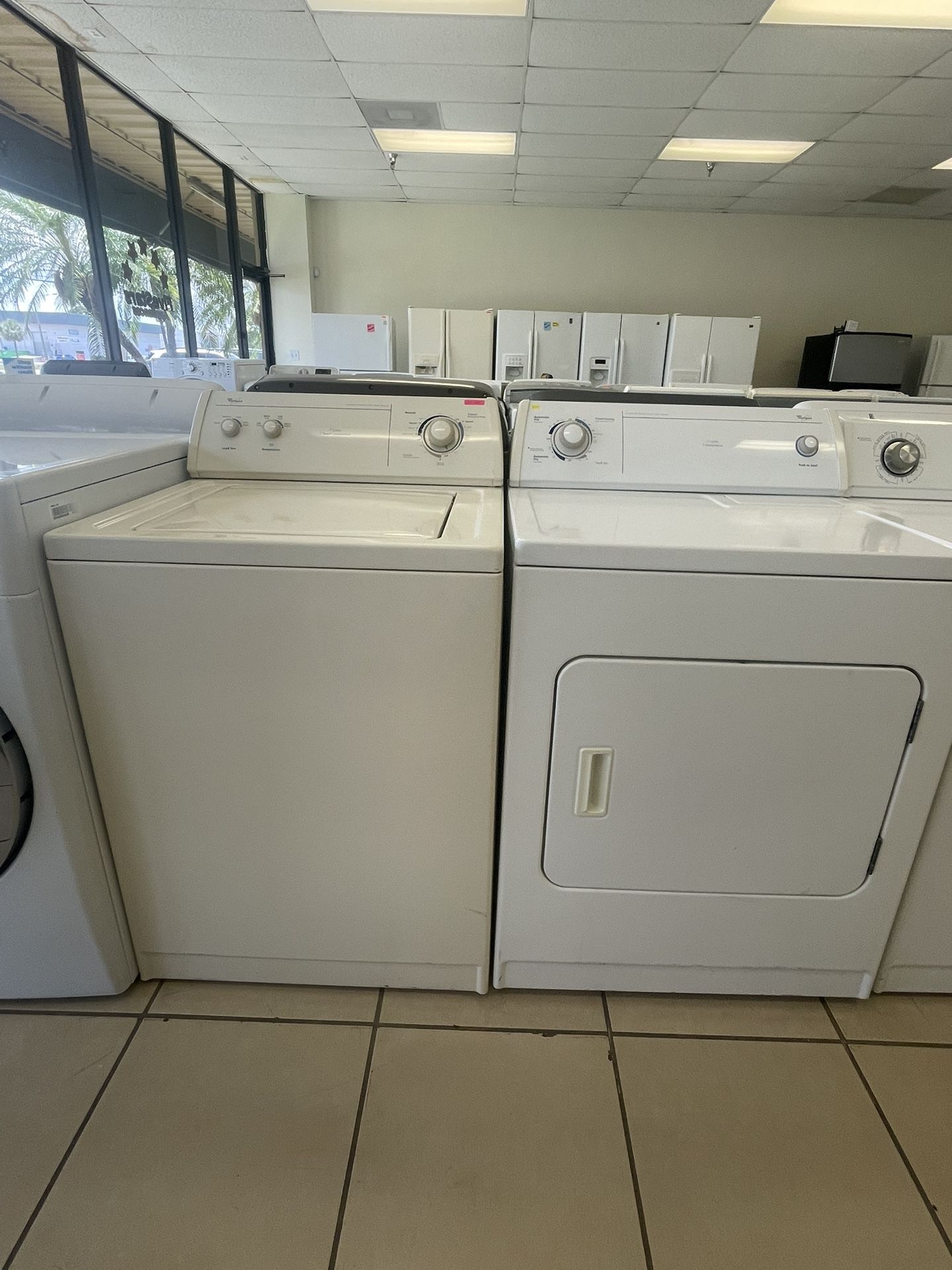 WHIRLPOOL SET WASHER AND DRYER WHITE/BEIGE