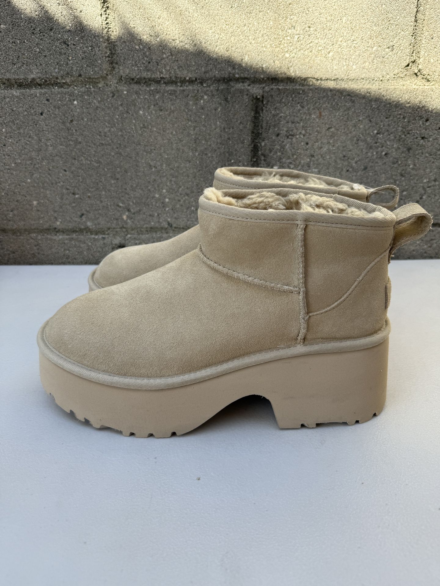 UGG Classic Ultra Mini New Heights Womens Size 10
