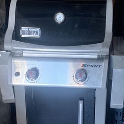 Weber Spirit E-210 BBQ Grill 2-Burners Propane