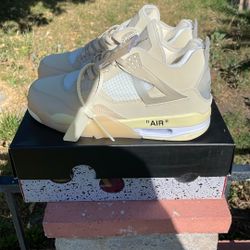 Jordan 4 Retro X Off-White Sneakers 