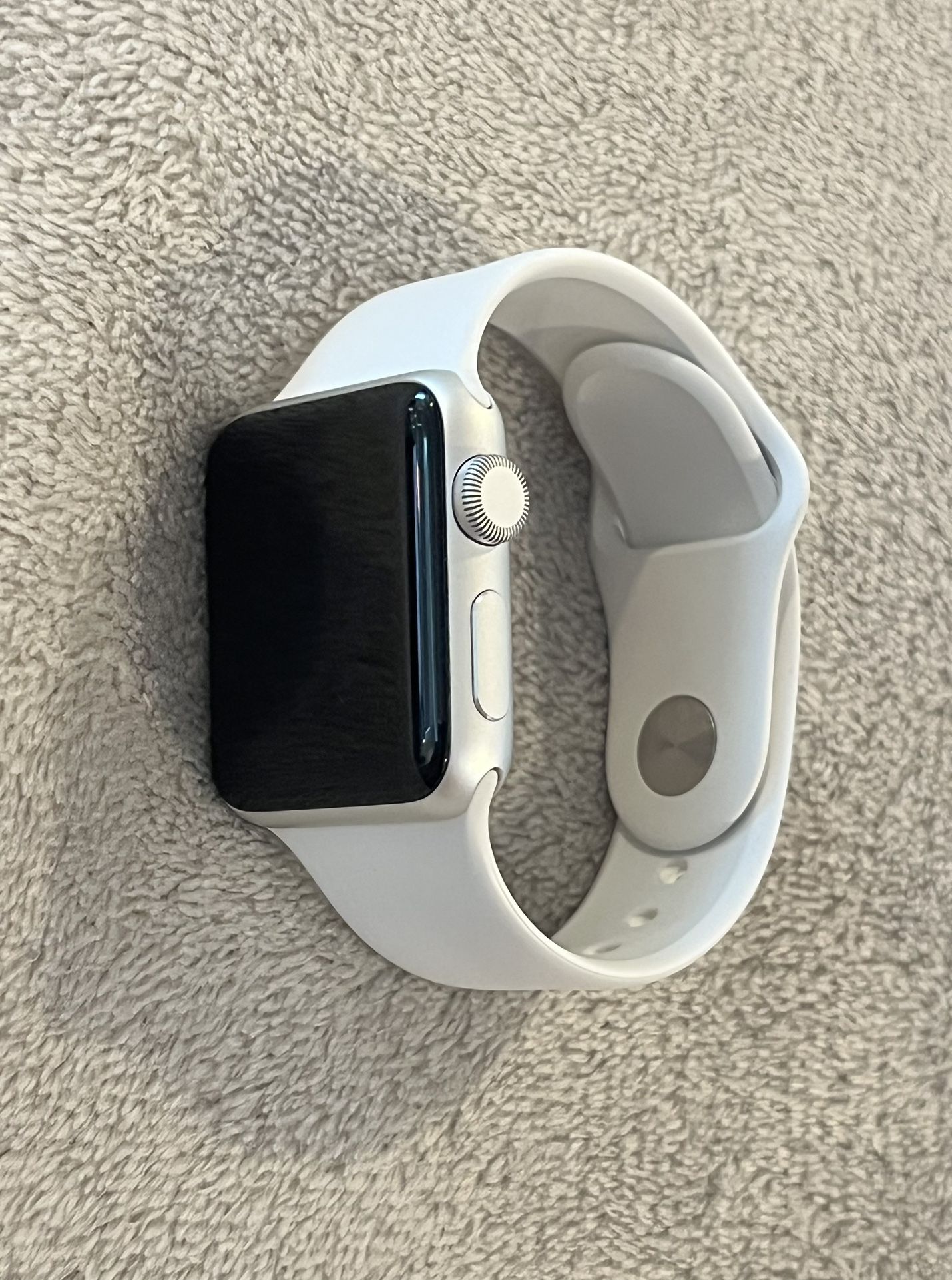 Apple Watch Series 3 Aluminum Case 38mm White Band
