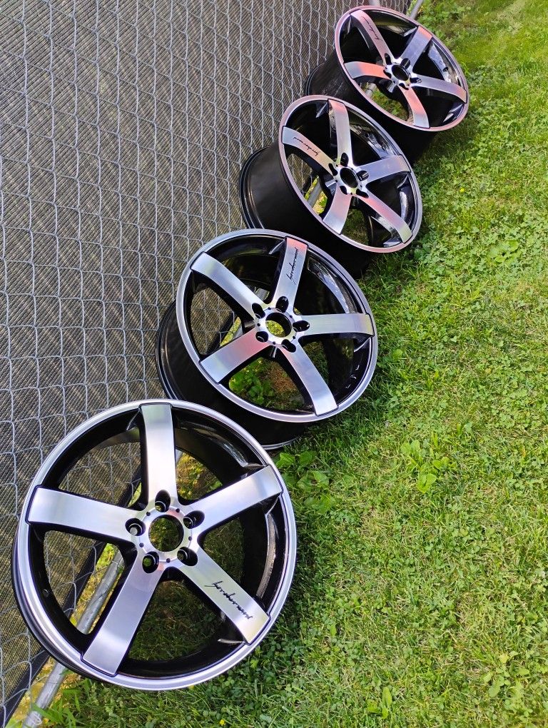 Cruize wheels 5 lugs 5x105 19"rims