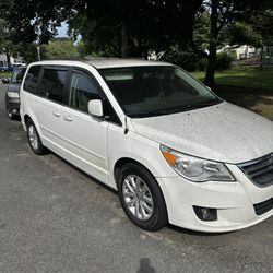 2012 Volkswagen Routan