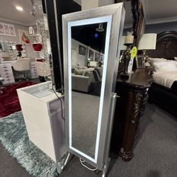 Accent Mirror 