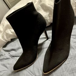 BCBG Women's Knit Sock Ankle Boots Pointed Toe Slip-on Stretch Booties Shoes Size 8